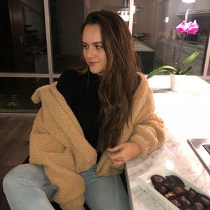 Meet your Posher, Leore